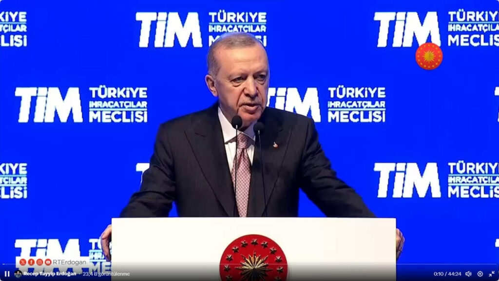 Cumhurbaşkanı Recep Tayyip Erdoğan konuşma yaparken