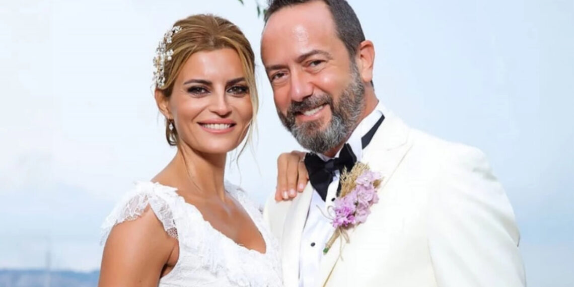 Ece Vahapoğlu ve Cihan Alpay'ın evlilik fotoğrafı
