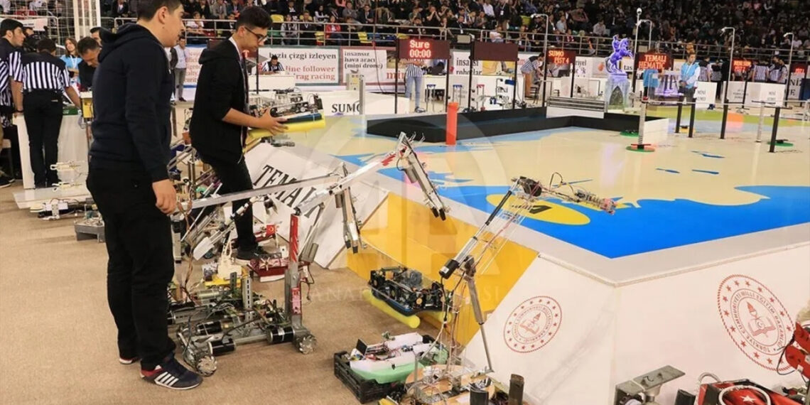 Uluslararası MEB Robot Yarışması'ndan görüntüler